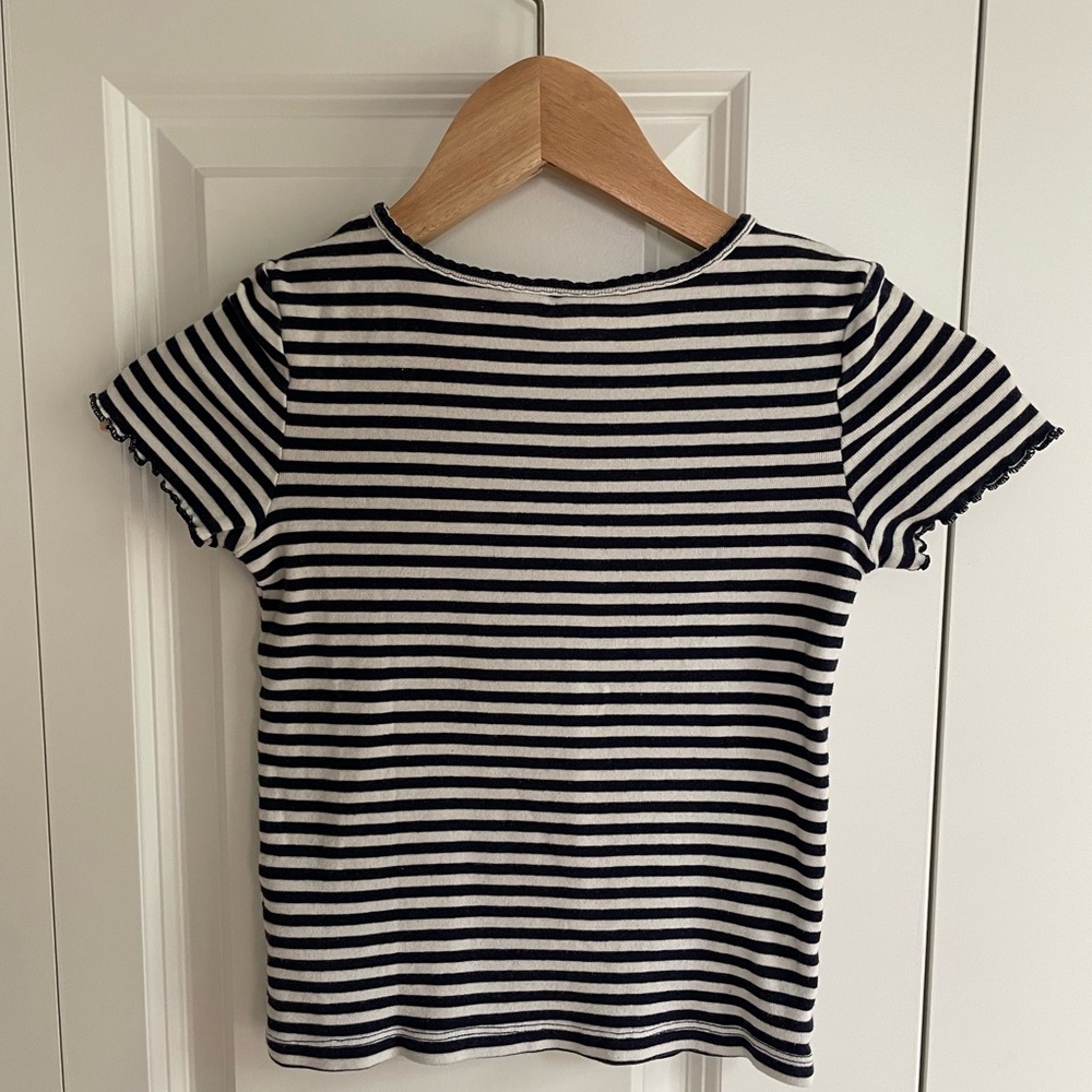 Gap Kids navy striped t-shirt size M